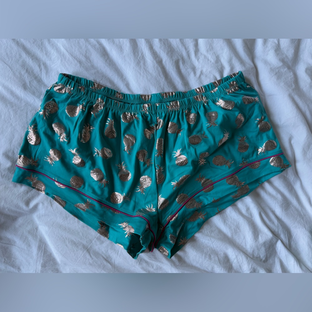 NEW! Chelsea Peers pajama set green foil pineapple NWOT - Picture 5 of 9